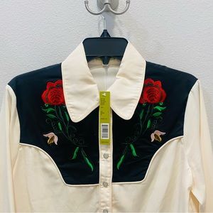 Beautiful NWT Western Blouse